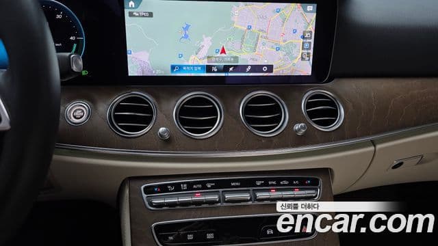 Mercedes-Benz E-Class 2021 — Фото 14/20