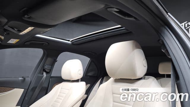 Mercedes-Benz E-Class 2021 — Фото 18/20
