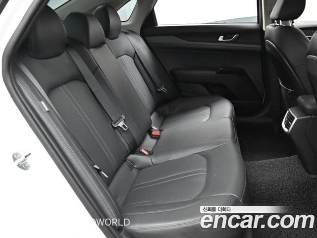 Kia K5 2020 — Şəkil 12/20