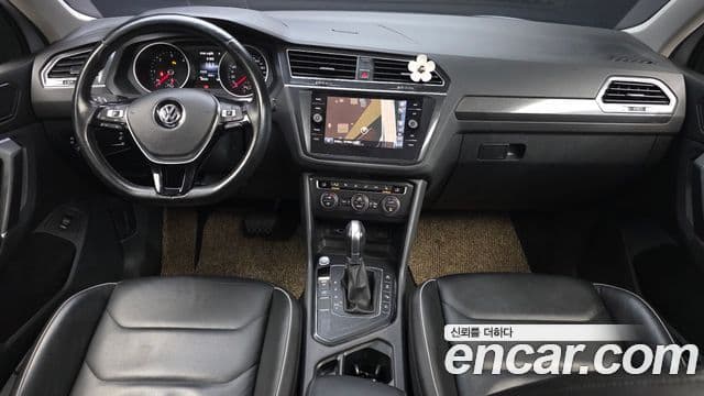 Volkswagen Tiguan 2018 — Şəkil 7/20