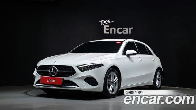 Mercedes-Benz A-Class 2023 — Фото 1/20
