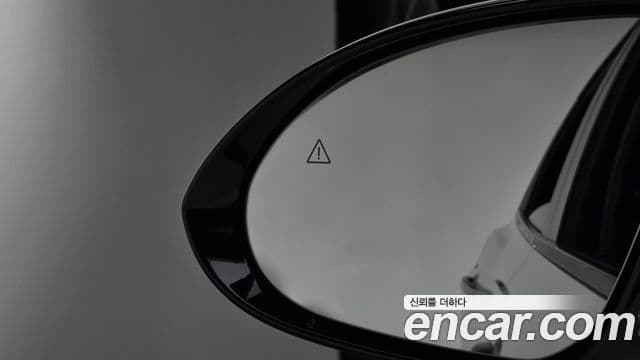 Genesis GV70 2021 — ფოტო 28/34