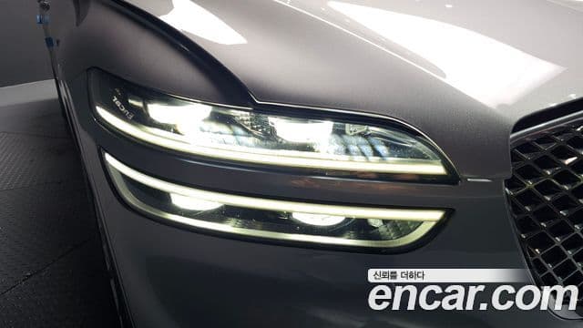 Genesis GV70 2021 — Şəkil 28/32