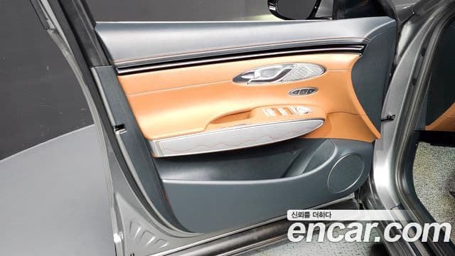 Genesis GV70 2021 — Şəkil 11/32