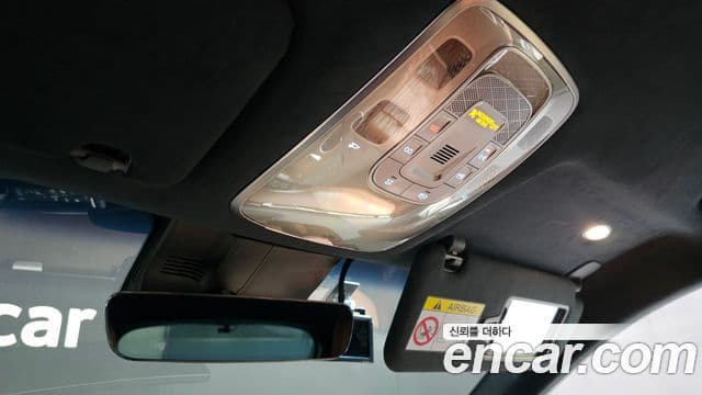 Genesis GV70 2021 — Şəkil 24/32