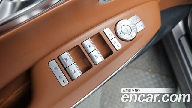 Genesis GV70 2021 — Şəkil 30/32