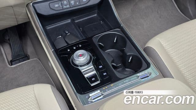 Kia Carnival 2023 — Şəkil 9/20
