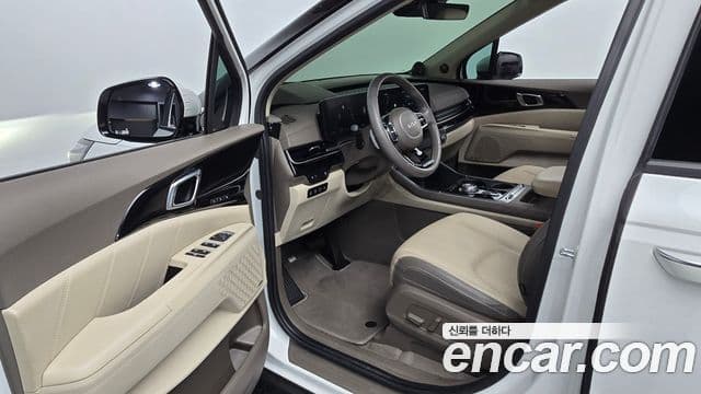 Kia Carnival 2023 — Şəkil 10/20