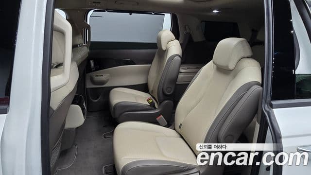 Kia Carnival 2023 — Şəkil 11/20