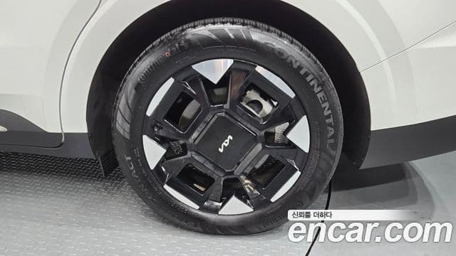 Kia Carnival 2023 — Photo 21/31