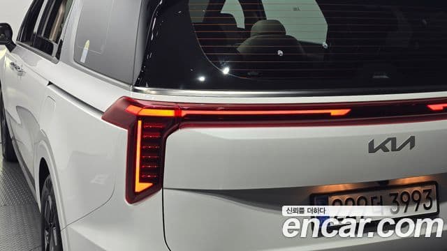 Kia Carnival 2023 — Photo 6/31