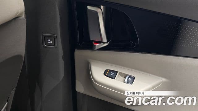 Kia Carnival 2023 — Photo 25/31