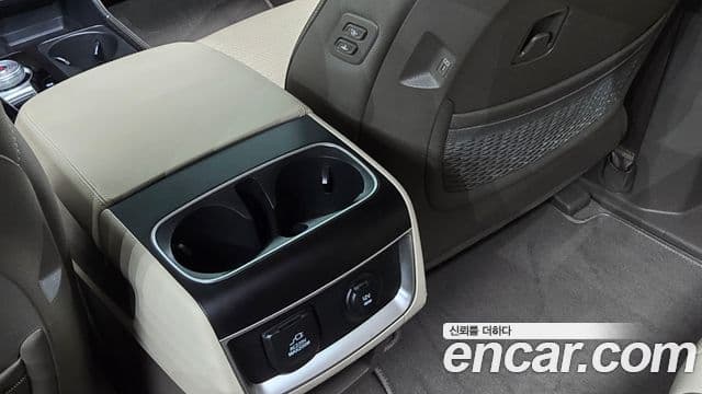 Kia Carnival 2023 — Photo 2/31