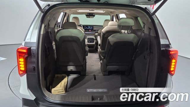 Kia Carnival 2023 — Photo 5/31