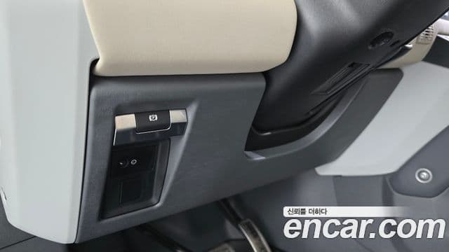 Land Rover Defender 2022 — ფოტო 14/20