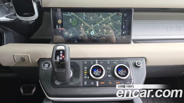 Land Rover Defender 2022 — ფოტო 18/20