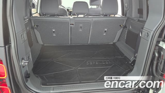 Land Rover Defender 2022 — Photo 5/31