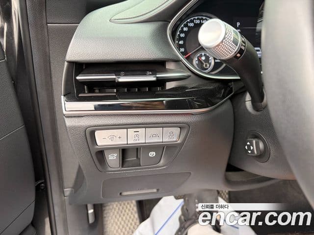 Genesis Electrified G80 2021 — ფოტო 15/19