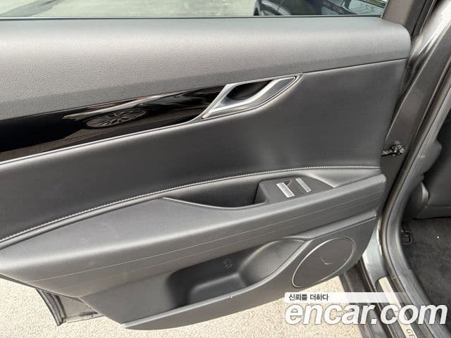 Genesis Electrified G80 2021 — ფოტო 16/19