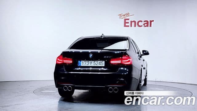 BMW 3 Series 2018 — ფოტო 4/20