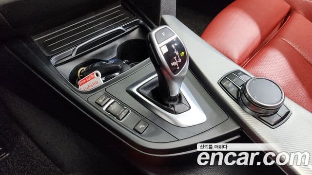 BMW 3 Series 2018 — ფოტო 9/20