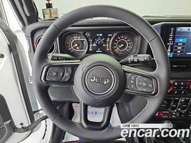 Jeep Wrangler 2025 — фото 10 из 19