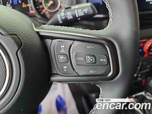 Jeep Wrangler 2025 — ფოტო 18/19