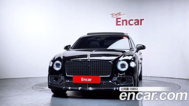 Bentley Flying Spur 2020 — Фото 2/20