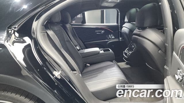 Bentley Flying Spur 2020 — Фото 11/20