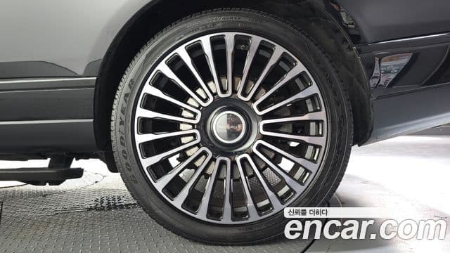 Land Rover Range Rover 2018 — Photo 39/39