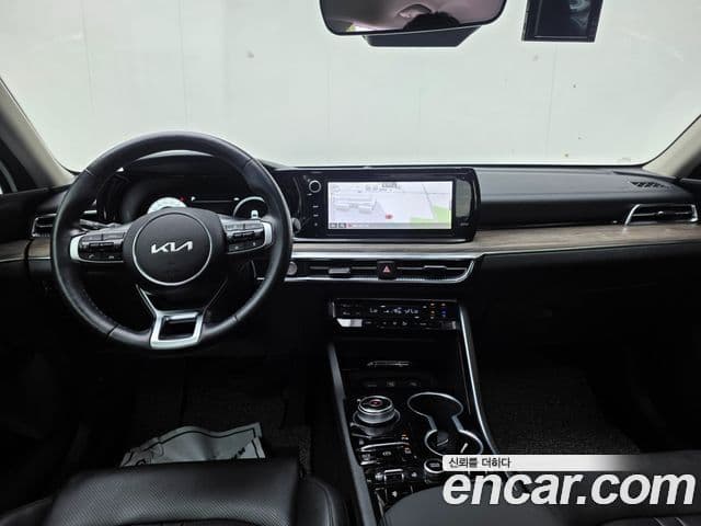 Kia K5 2022 — ფოტო 10/18
