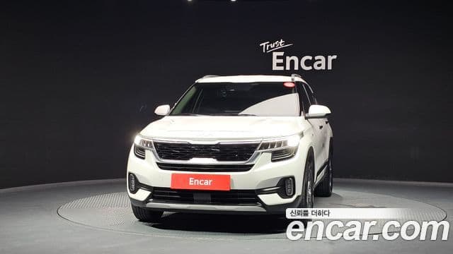 Kia Seltos 2022 — ფოტო 2/20