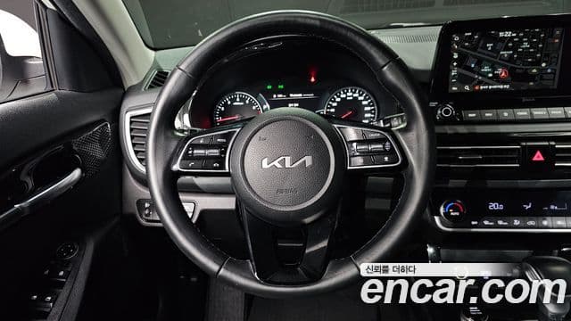 Kia Seltos 2022 — ფოტო 12/20