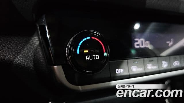 Kia Seltos 2022 — ფოტო 15/20