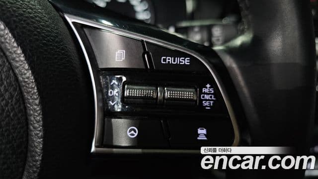 Kia Seltos 2022 — ფოტო 17/20