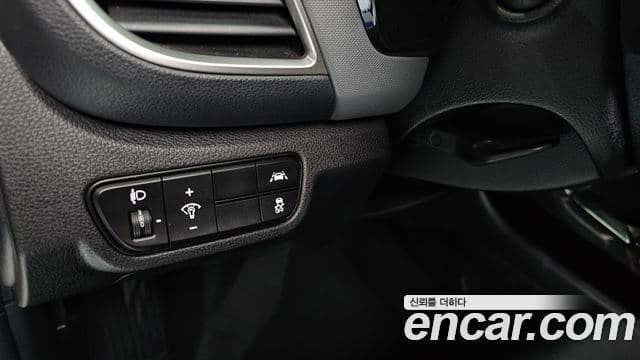 Kia Seltos 2022 — ფოტო 18/20