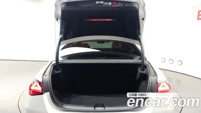 Mercedes-Benz E-Class 2026 — Şəkil 17/20
