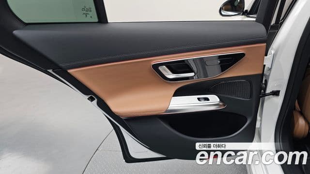 Mercedes-Benz E-Class 2026 — Photo 7/30
