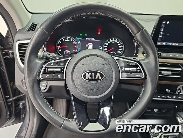 Kia Seltos 2019 — Фото 18/19
