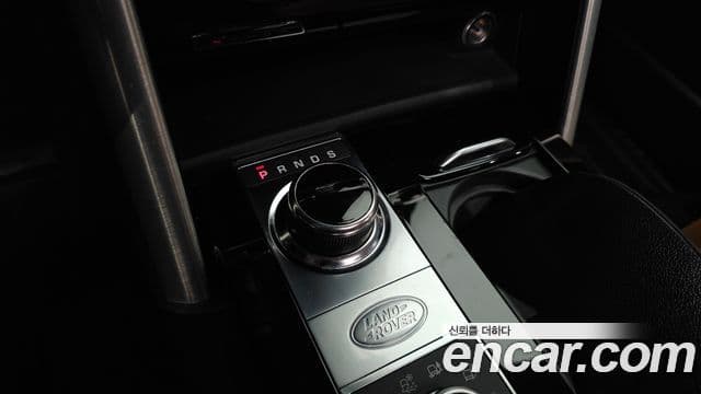 Land Rover Discovery 5 2019 — ფოტო 9/20
