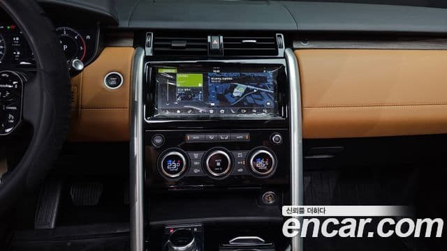 Land Rover Discovery 5 2019 — ფოტო 14/20