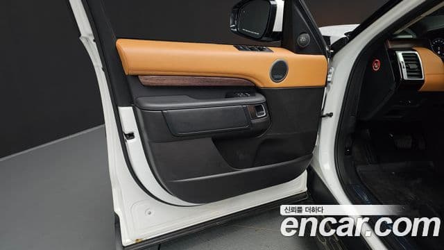 Land Rover Discovery 5 2019 — Şəkil 36/40