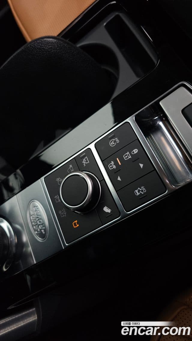 Land Rover Discovery 5 2019 — Şəkil 13/40