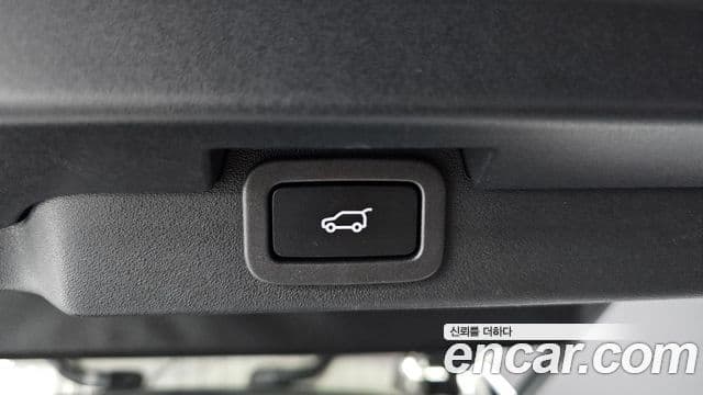 Land Rover Discovery 5 2019 — Şəkil 33/40