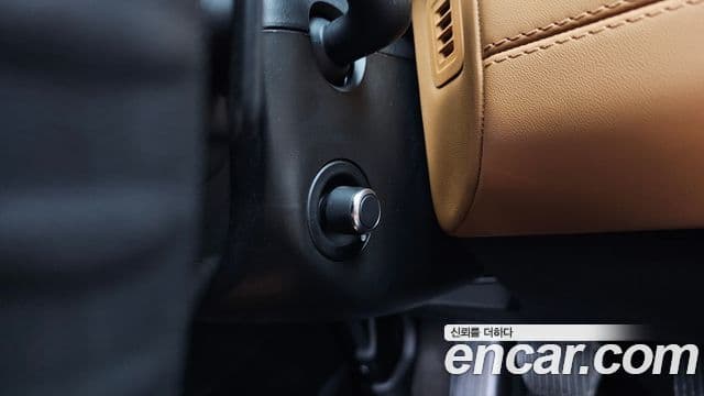 Land Rover Discovery 5 2019 — Şəkil 1/40