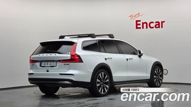 Volvo V60 Cross Country 2024 — Фото 2/20