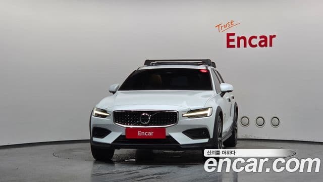 Volvo V60 Cross Country 2024 — Фото 3/20