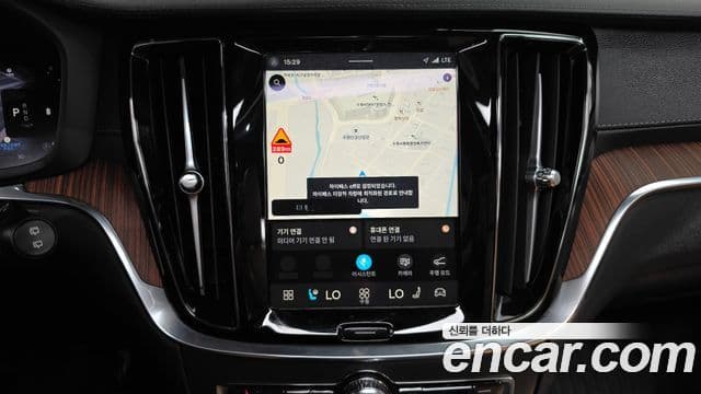 Volvo V60 Cross Country 2024 — Фото 13/20