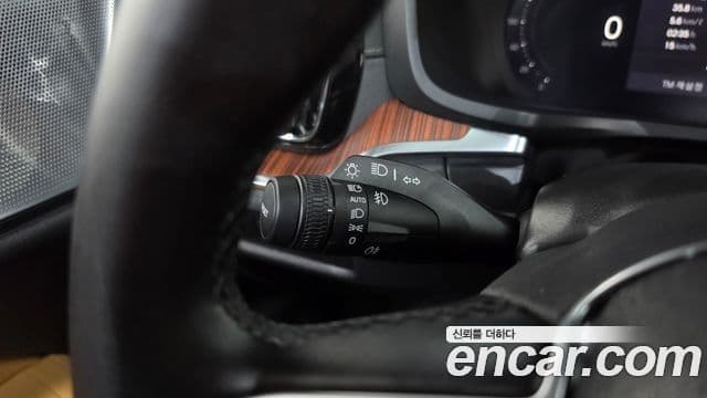 Volvo V60 Cross Country 2024 — Photo 28/36