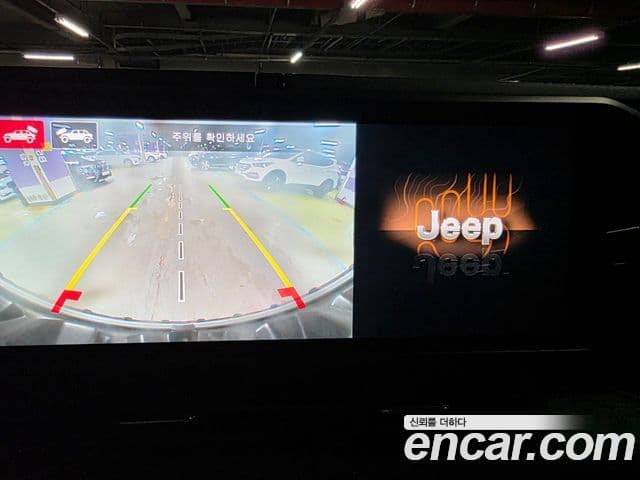 Jeep Wrangler 2025 — ფოტო 13/20